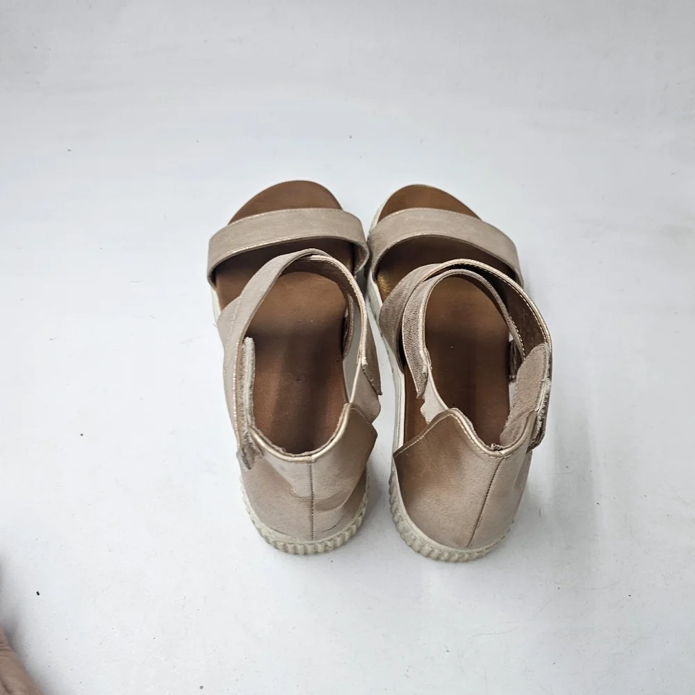 MIA Kids Minka Platform Sandals Rose Gold Metallic Girls Size 5